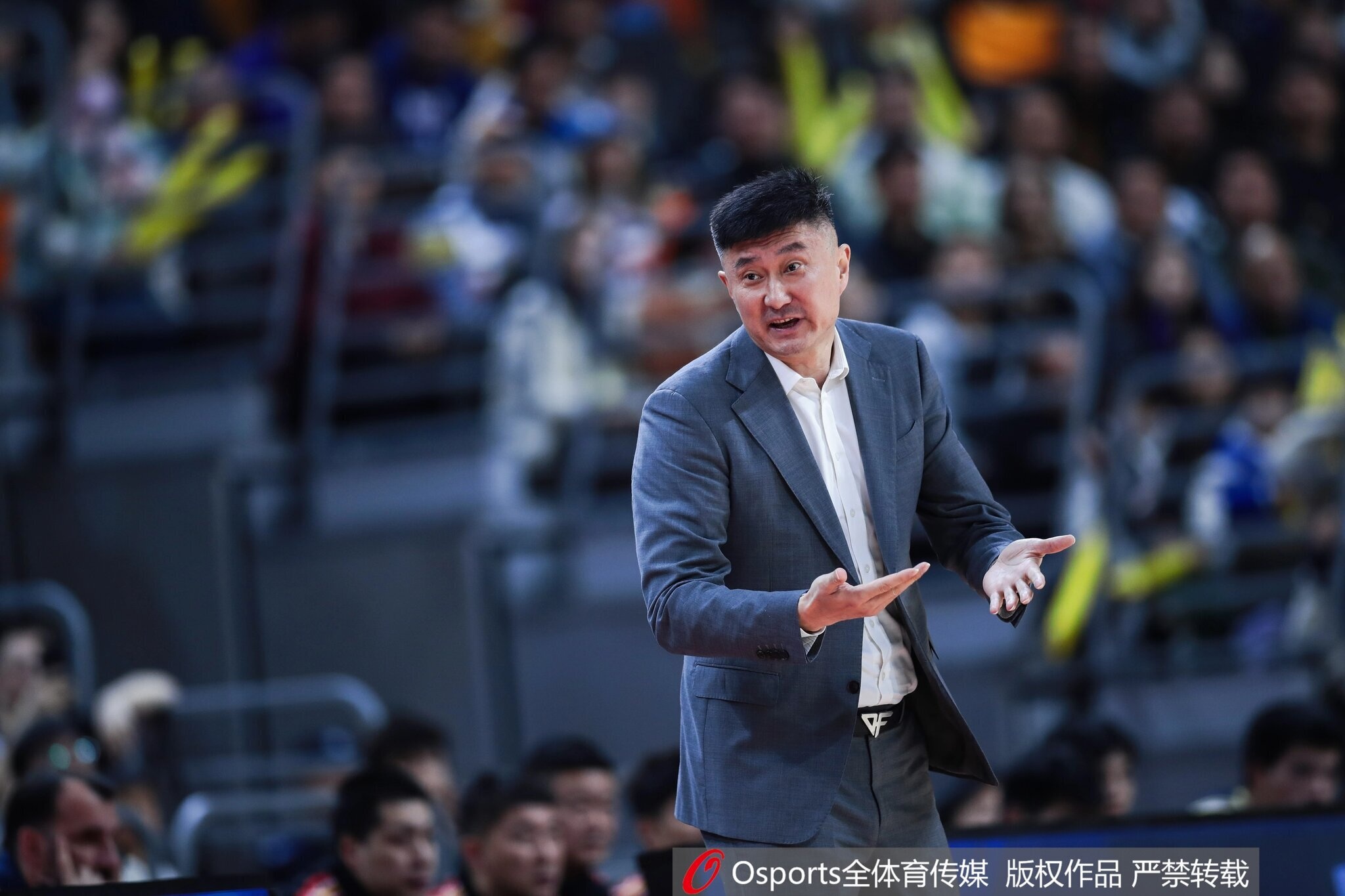 媒体人：广东男篮把杜锋升为总教练 挂个名也不让其他队挖人