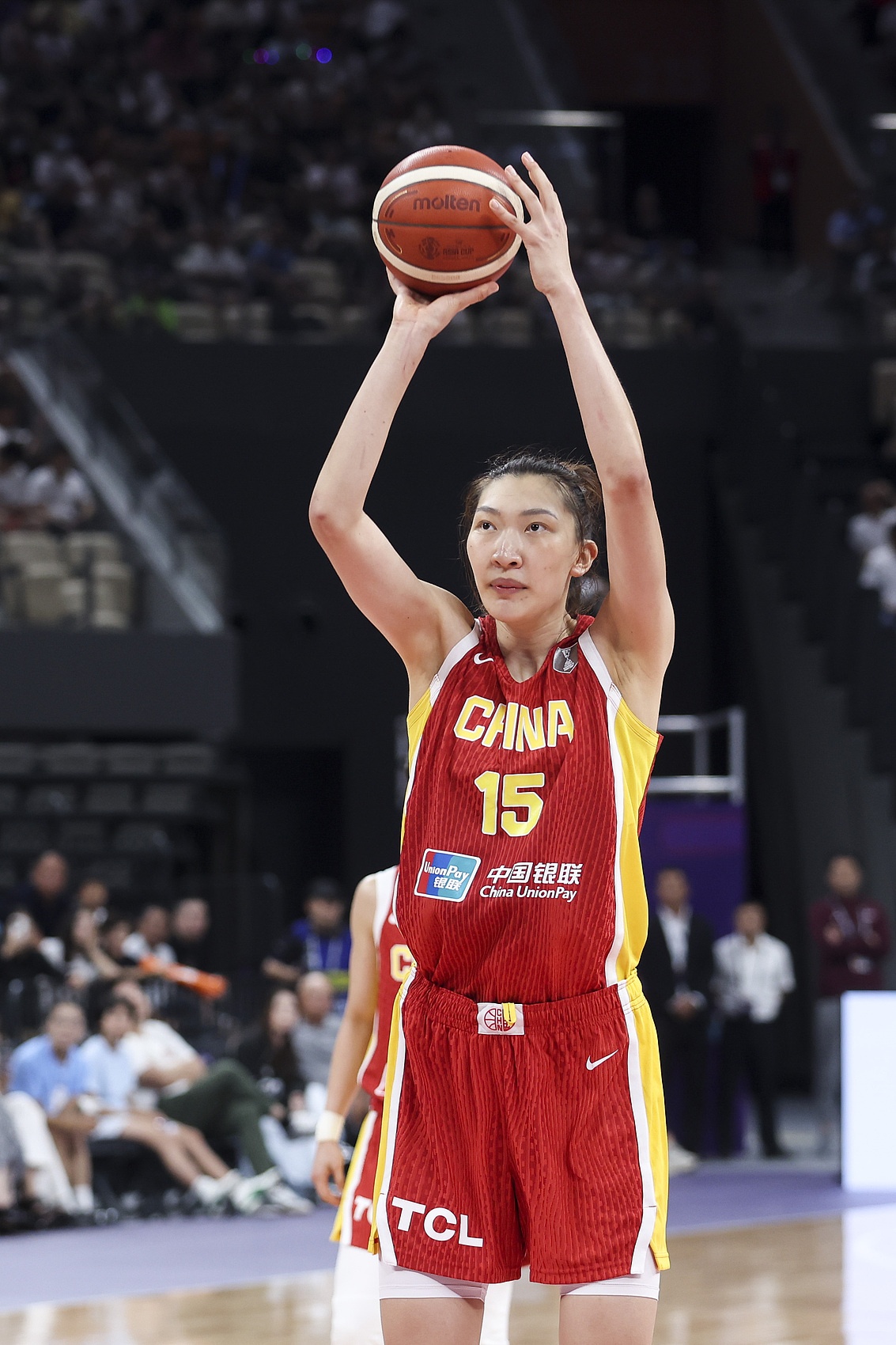 表现不错！韩旭上半场7投3中得到6分3板