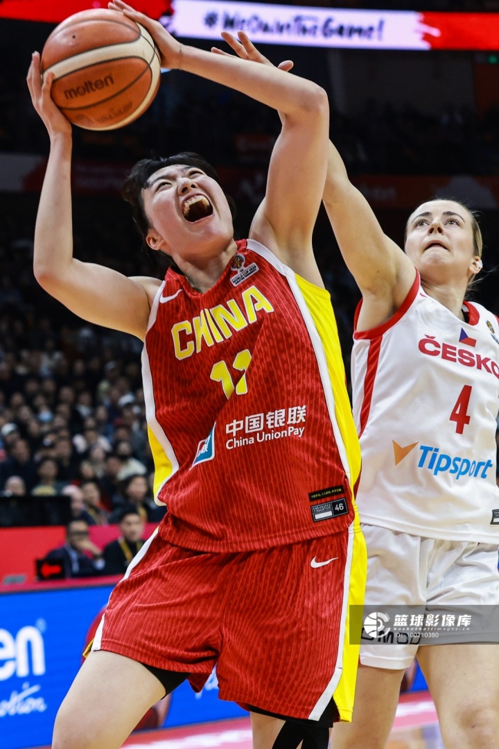 媒体人：罗欣棫打得很不错&她有实力去挑战WNBA 美国集合不过三天